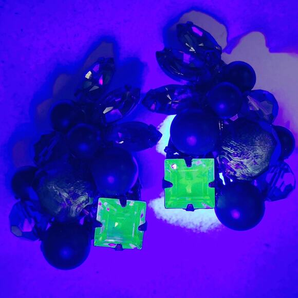 VTG Signed Eugene Vaseline Uranium Glass Earrings Mid Century 1950s Clip On - Picture 4 of 11